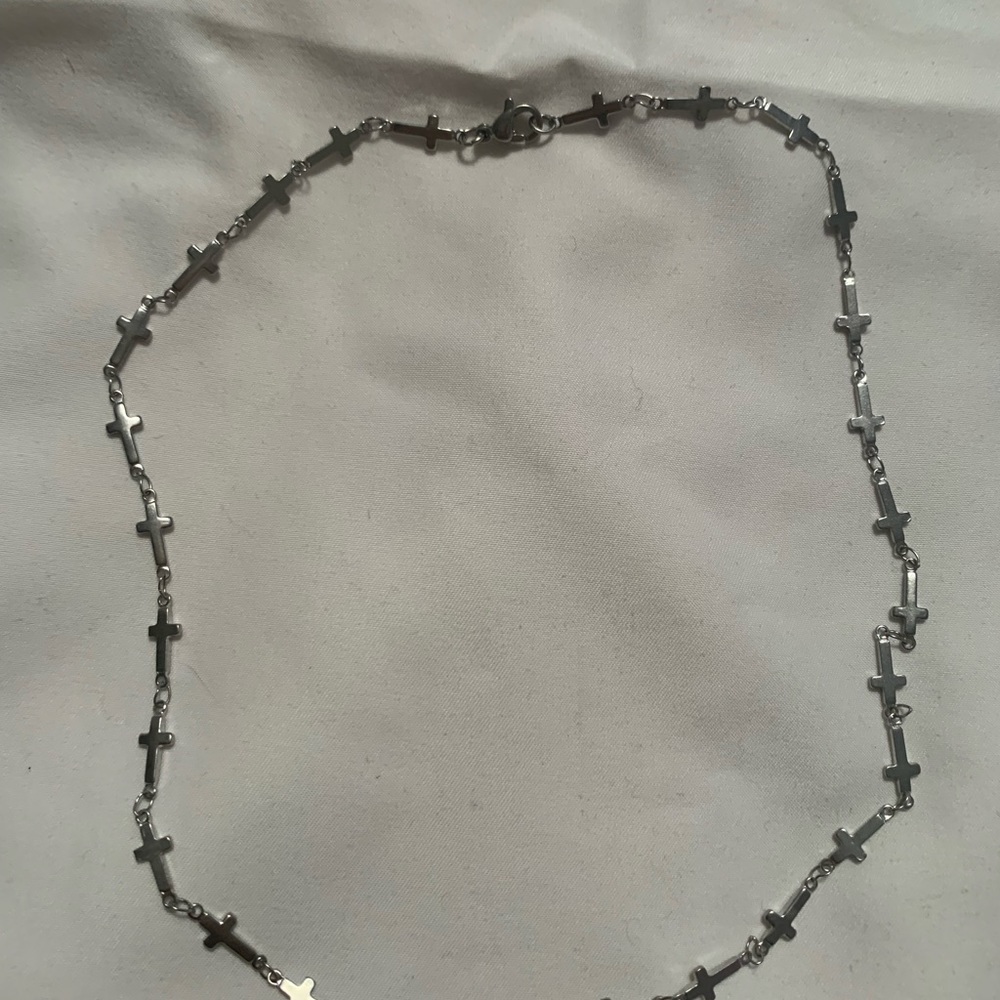 Cross necklace - Picture 2 of 3